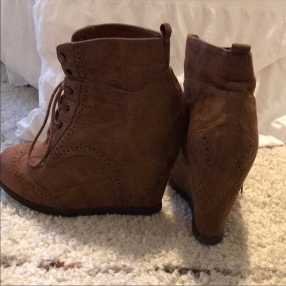 Massimo wedge booties size 7 - Picture 2 of 3